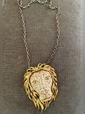 VTG Luca RAZZA Lion Head Gold Tone Pendant Necklace